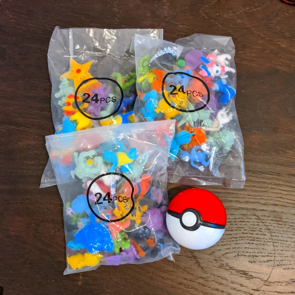 Pokemon gift pack - Pokeball and 72 figures